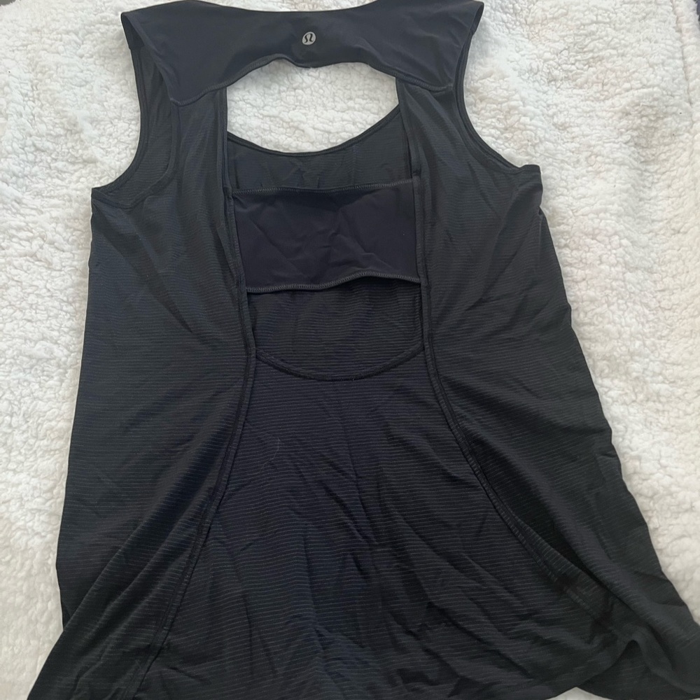 Lululemon tank size 4